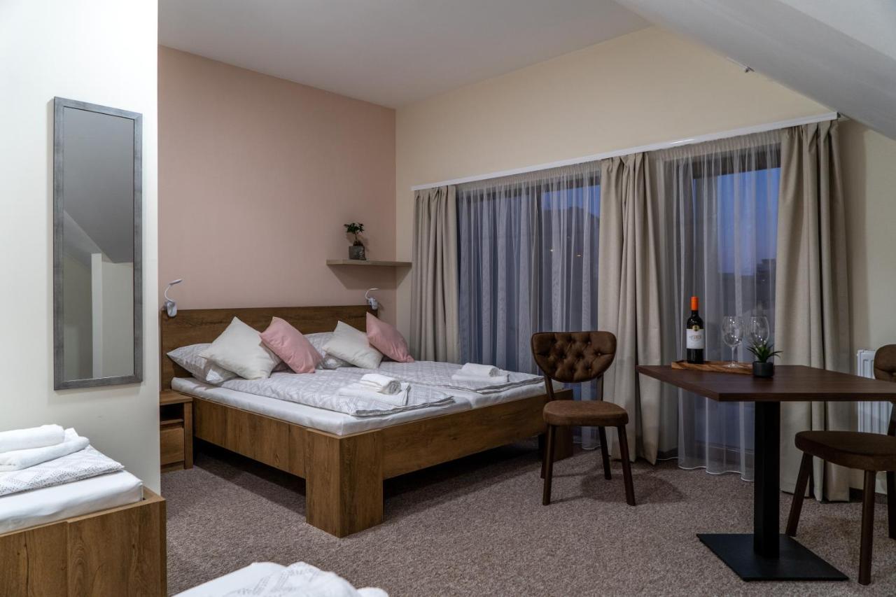 Rozsa Etterem & Panzio Bed & Breakfast Pecs Ngoại thất bức ảnh