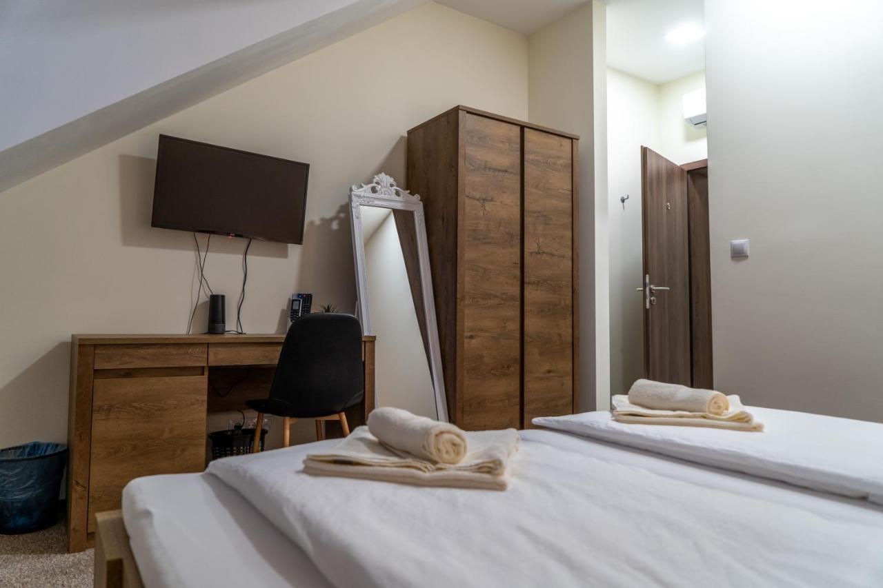 Rozsa Etterem & Panzio Bed & Breakfast Pecs Ngoại thất bức ảnh